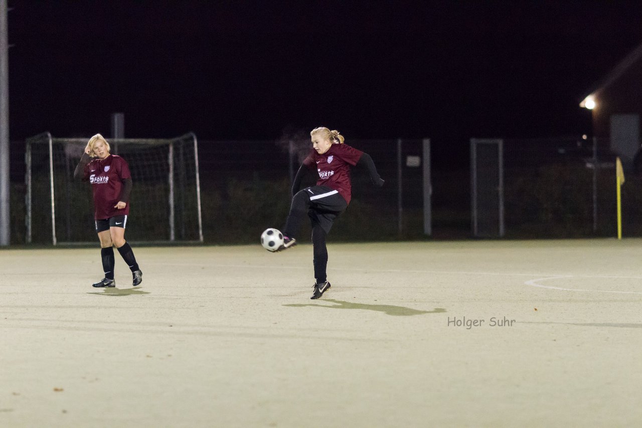 Bild 82 - Frauen am 26.10.12